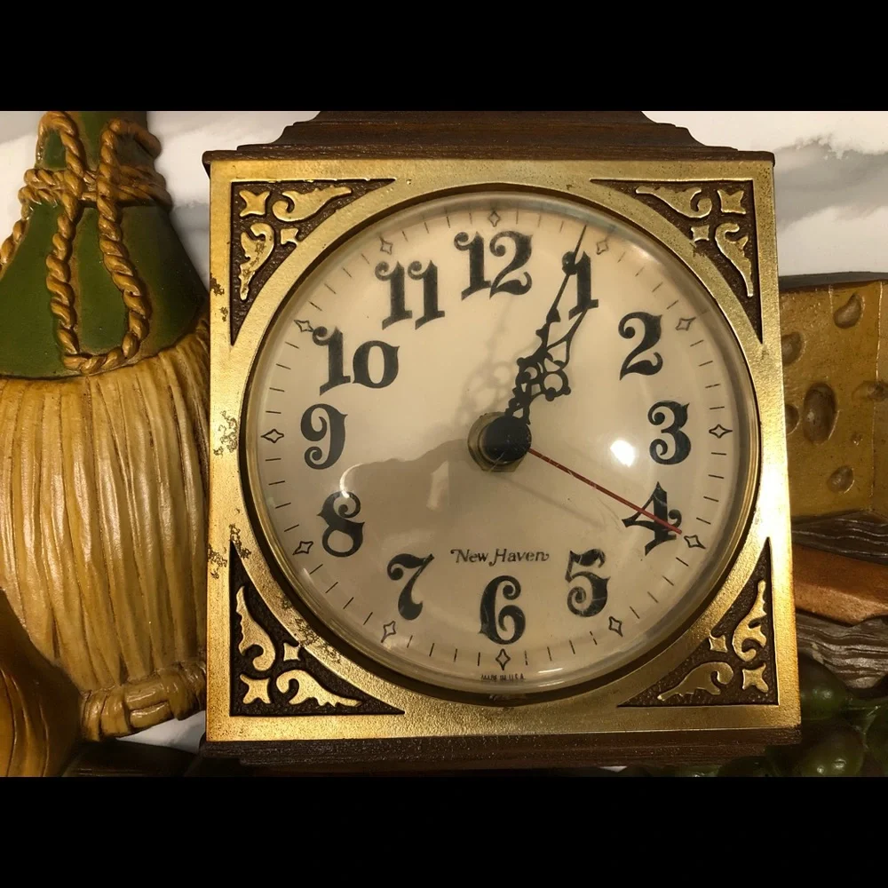 Dart Industries Kitschy Vintage Retro Plastic New Haven Clock Wall Hanging